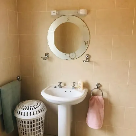 Townhouse Clifden: Located In The Heart Of Connemara